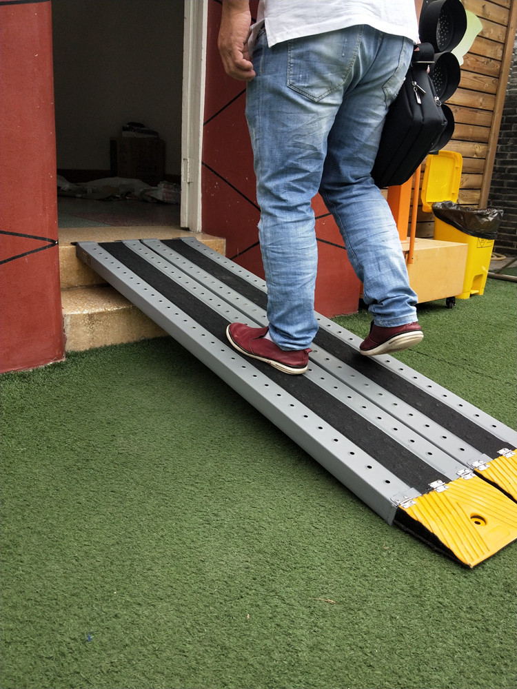 台阶斜坡板摩托车轮椅电动车上车楼梯装车神器无障碍坡道板便携式 1.