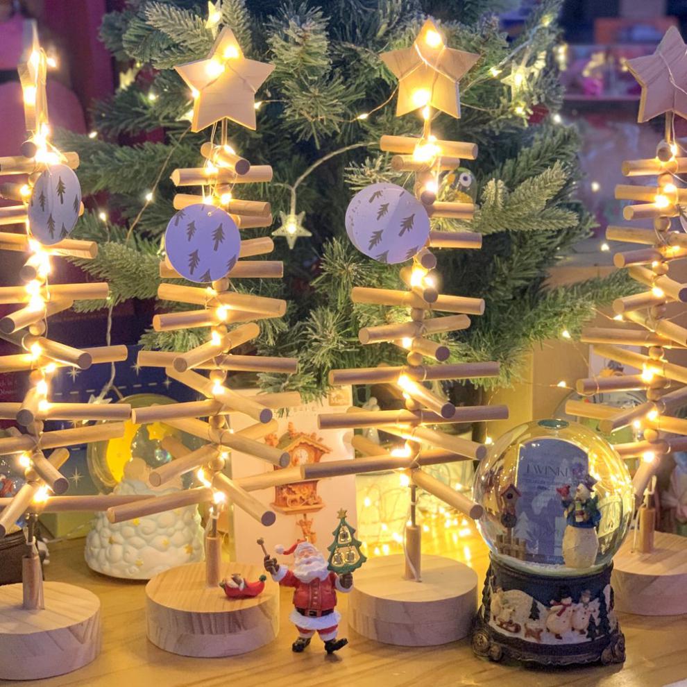 货】桌面迷你发光摆件实木制木条灯光圣诞树节庆创意装饰挂件家用摆台