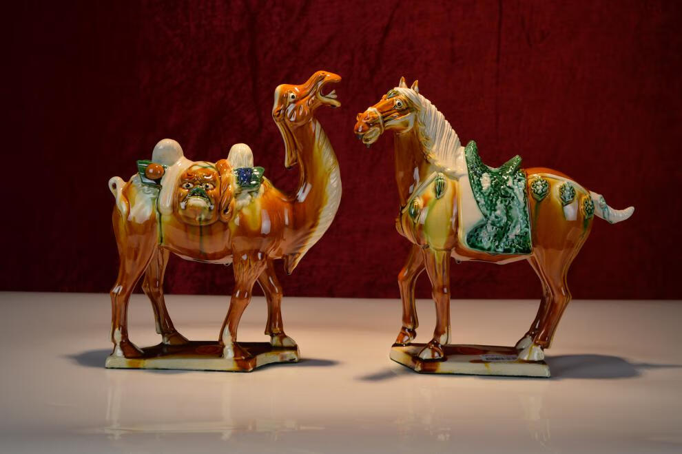 洛阳唐三彩对马驼工艺品摆件陶瓷骆驼中西交流出国礼品亮釉系列28cm