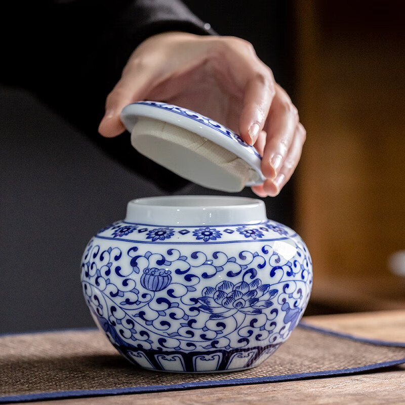 青花瓷景德镇陶瓷茶叶罐家用大小号储物罐密封罐中式古典釉下彩一团和