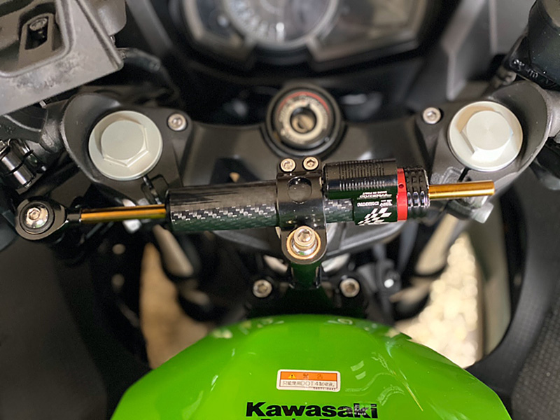 适用川崎ninja400钛尺 小忍者400改装钛尺方向阻尼器防甩头转向缓冲器