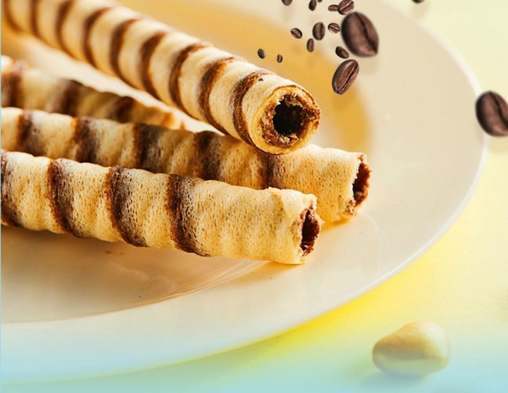 小虎队彩笛卷40g盒装草莓巧克力味夹心饼干附贴纸小吃零食 康_师傅