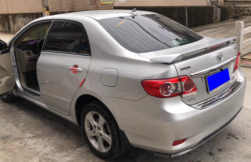 06-13款丰田老卡罗拉尾翼花冠专用改装带灯尾翼后玻璃装饰顶翼 花冠