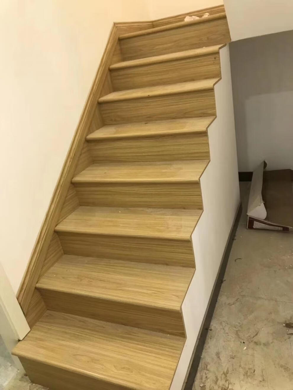 强化复合和实木复合楼梯踏步板自带掉边收口安装简易dl8005实木复合