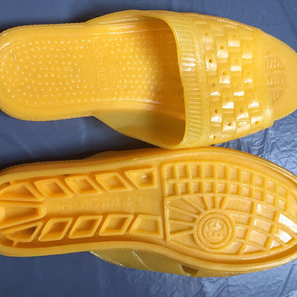 空设越南生胶拖鞋防滑洗澡软底男士家用室内浴室居家中老年凉拖鞋黄色