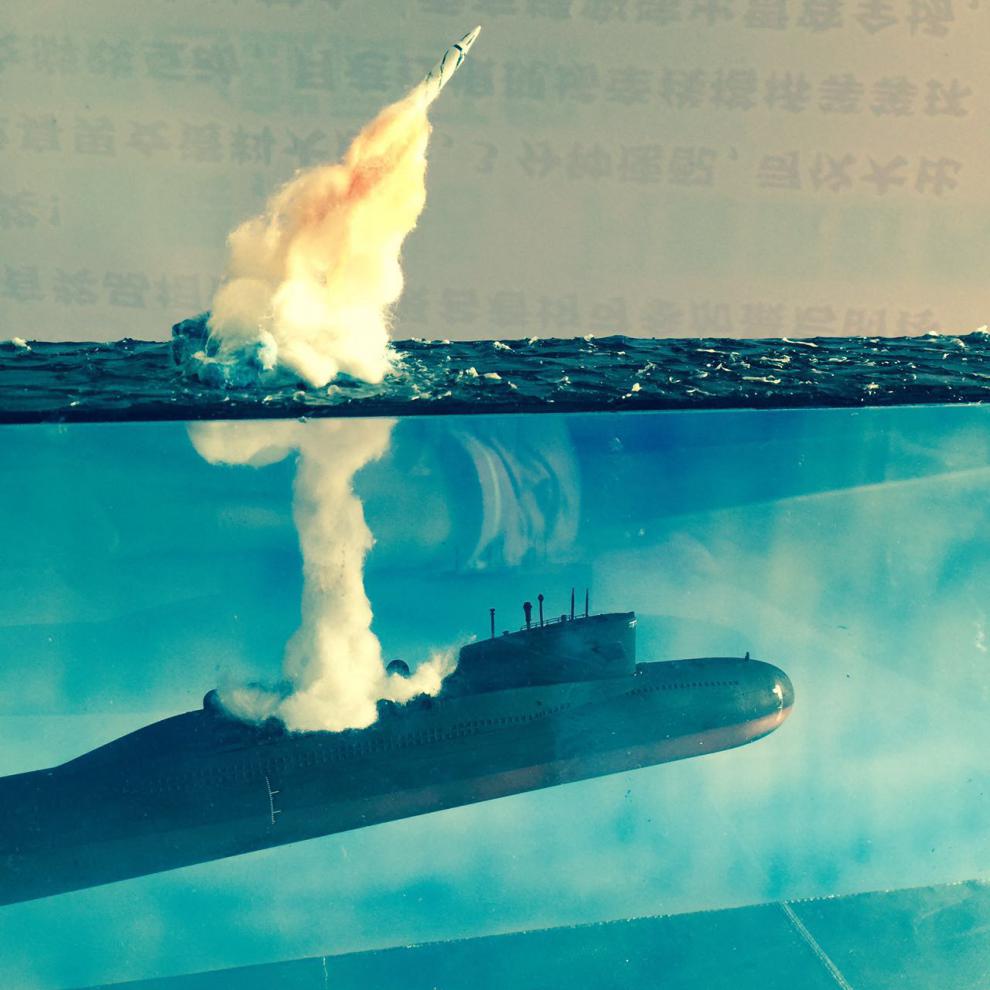 092夏级核潜艇1:350导弹发射场景海景水景代工定制版本 潜艇 水景