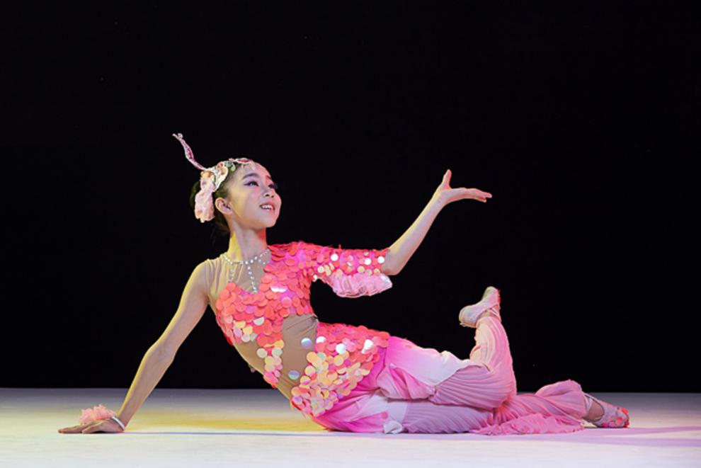 十奕鱼儿跃舞蹈演出服儿童傣族独舞美人鱼表演服鱼儿欢歌舞蹈服装粉色