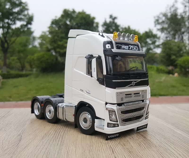 牵引车拖头平板运输卡车volvo沃尔沃fh163轴合金汽车模型132沃尔沃