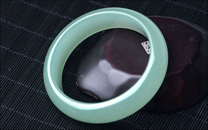 冰透东陵玉手镯 女款a货淡绿色玉石手镯东陵石手镯绿东陵玉石手镯祥