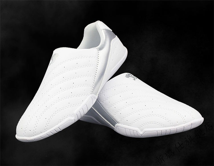 鞋儿童男女透气网孔软底空手道鞋夏季专用训练鞋子的的鞋包和袜子27