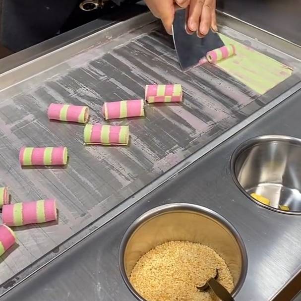 炒酸奶机器摆地摊 网红摆摊厚切炒酸奶机器炒冰机冒烟饮料炒水果