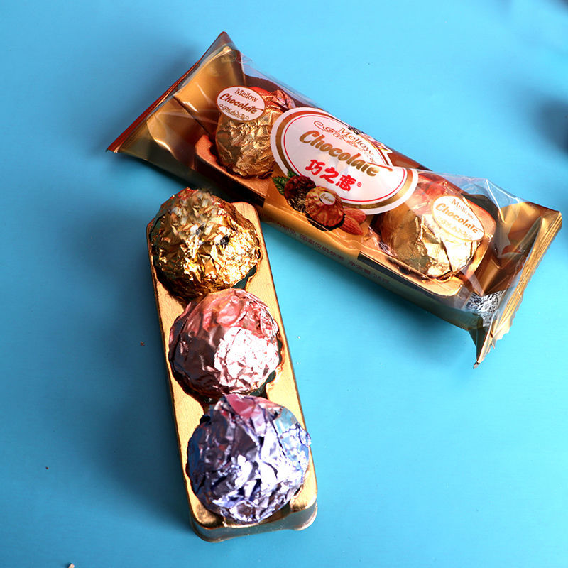 川易食品巧克力球礼盒夹心果仁巧克力年货小零食长条送女友整箱休闲
