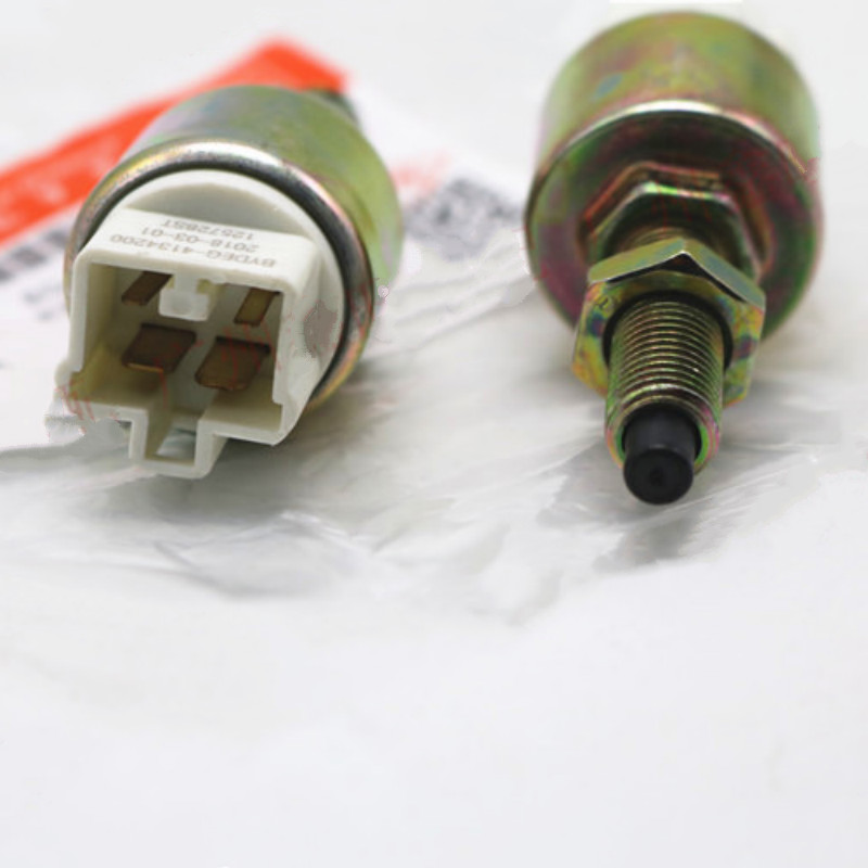 适用 比亚迪f6刹车灯开关 e5唐宋f0m6s6g6秦g5l3s7速锐制动灯开 秦/秦