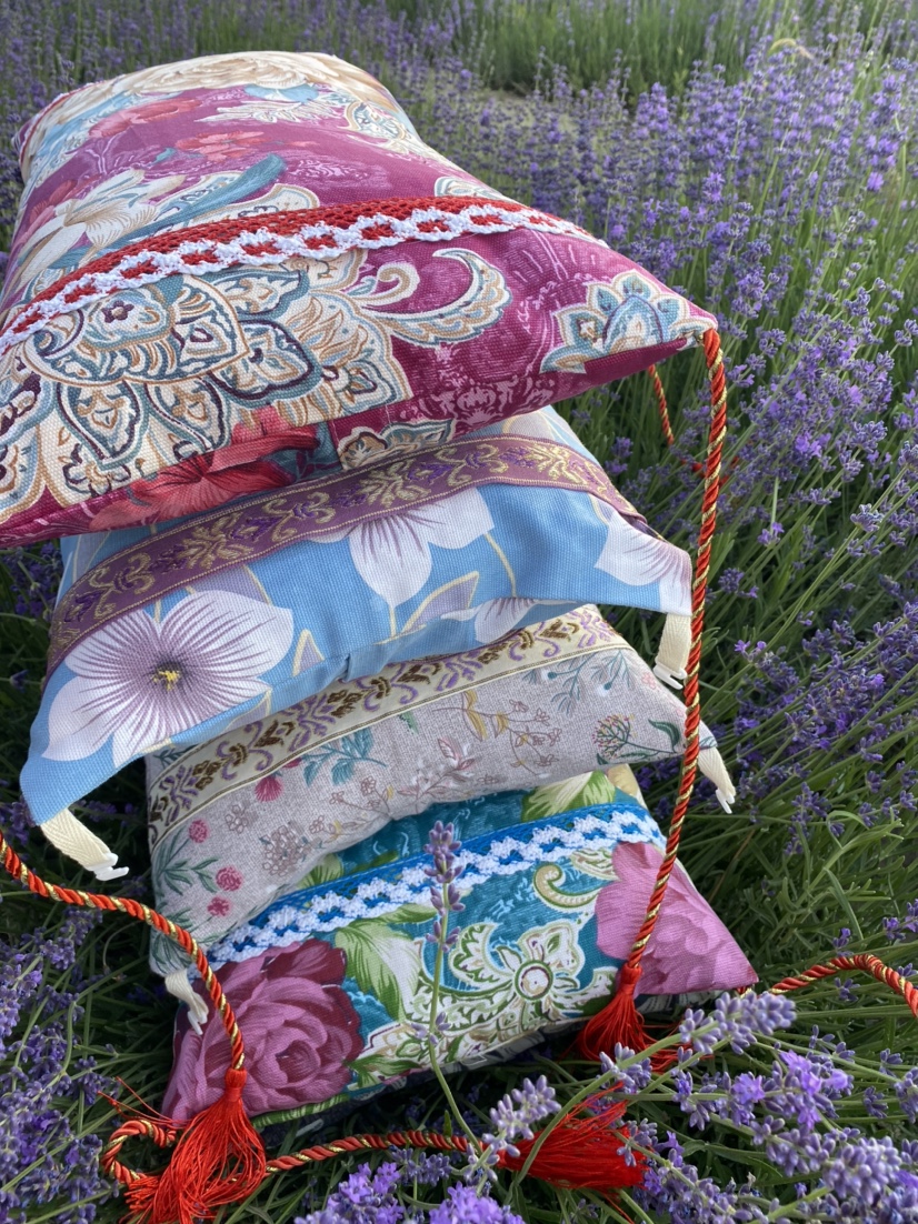 新疆伊犁纯薰衣草枕头 薰衣草填充纯花枕头小方枕头单个装安神眠驱蚊