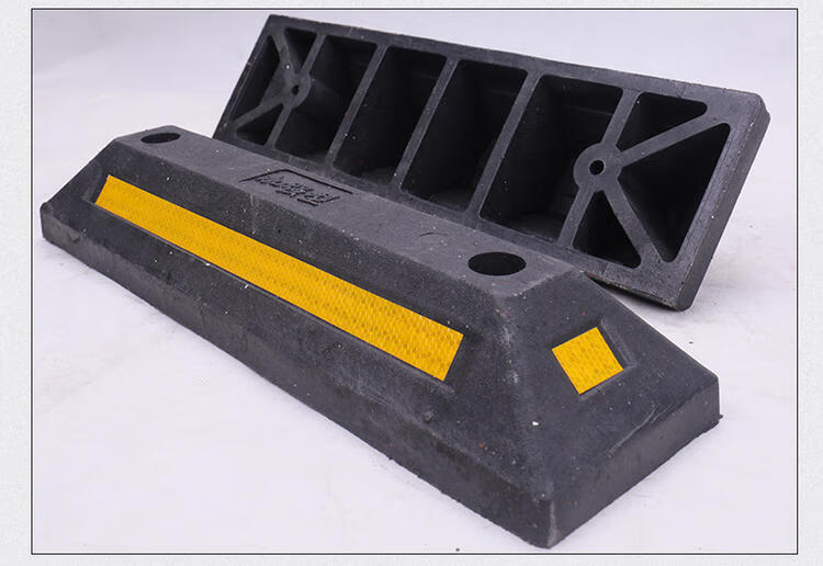 全胜梯形防撞柱交通护栏隔离栏15米橡胶挡车器停车桩车位桩阻车器 挡