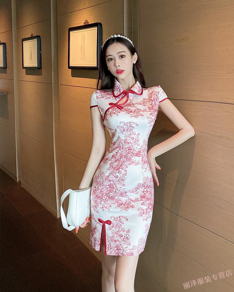 精品 网红主播同款法式炸街复古青花瓷旗袍年轻款性感镂空心机小众