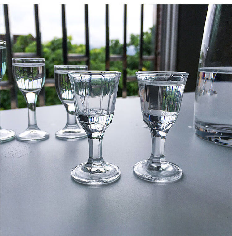 小白酒杯一口小号家用茅台酒杯两钱10ml高颜值水晶玻璃短脚高脚杯 短