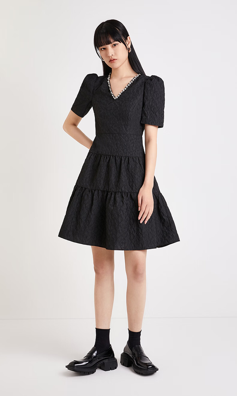 ochirly欧时力2022新款春装蝴蝶结提花仿钻链娃娃裙连衣裙小个子黑色