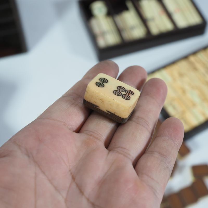 怀旧古董文玩日本老式手工麻雀牌竹骨榫卯竹背麻将棋牌摆件140张珍藏