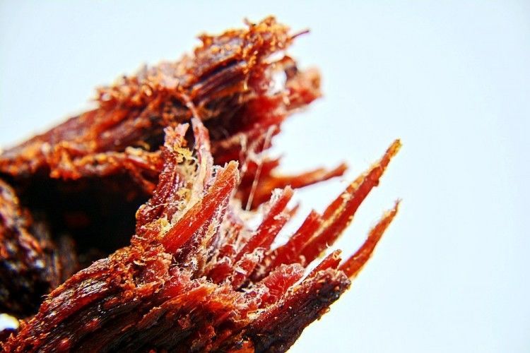 牛干巴云南特产德宏傣味火烧麻辣手撕黄牛板筋零食肉脯卤味芝麻干巴