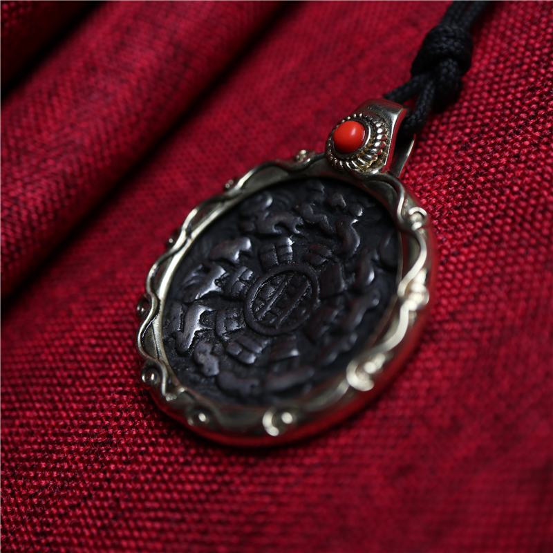 九宫八卦牌西藏传精手工天铁托甲九宫八卦牌吊坠藏式佛牌项坠小九宫