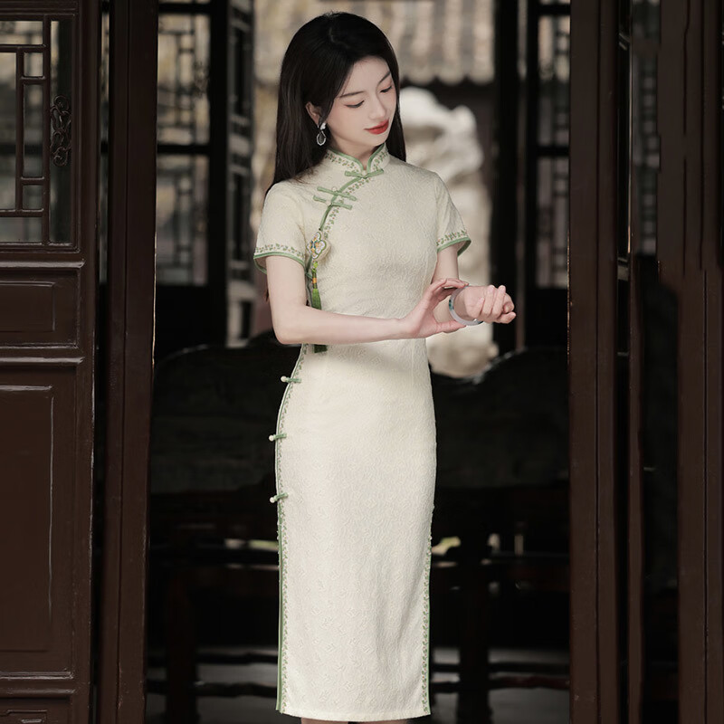 8ae93fc62224d788.jpg' style=