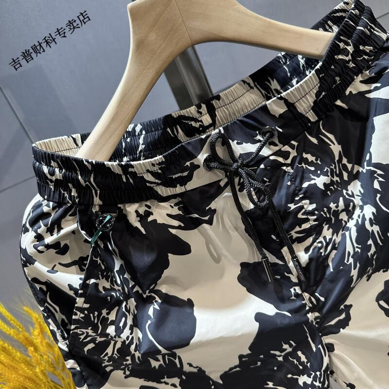 c581b59f261c3106.jpg' style=