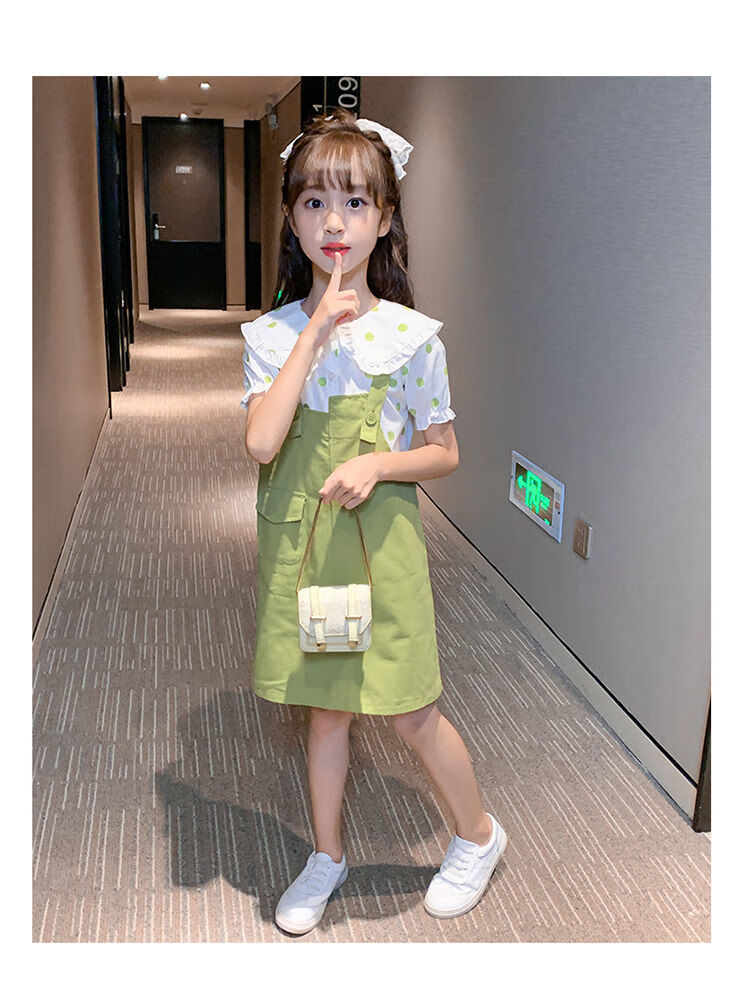 5598f4ce7558c022.jpg' style=