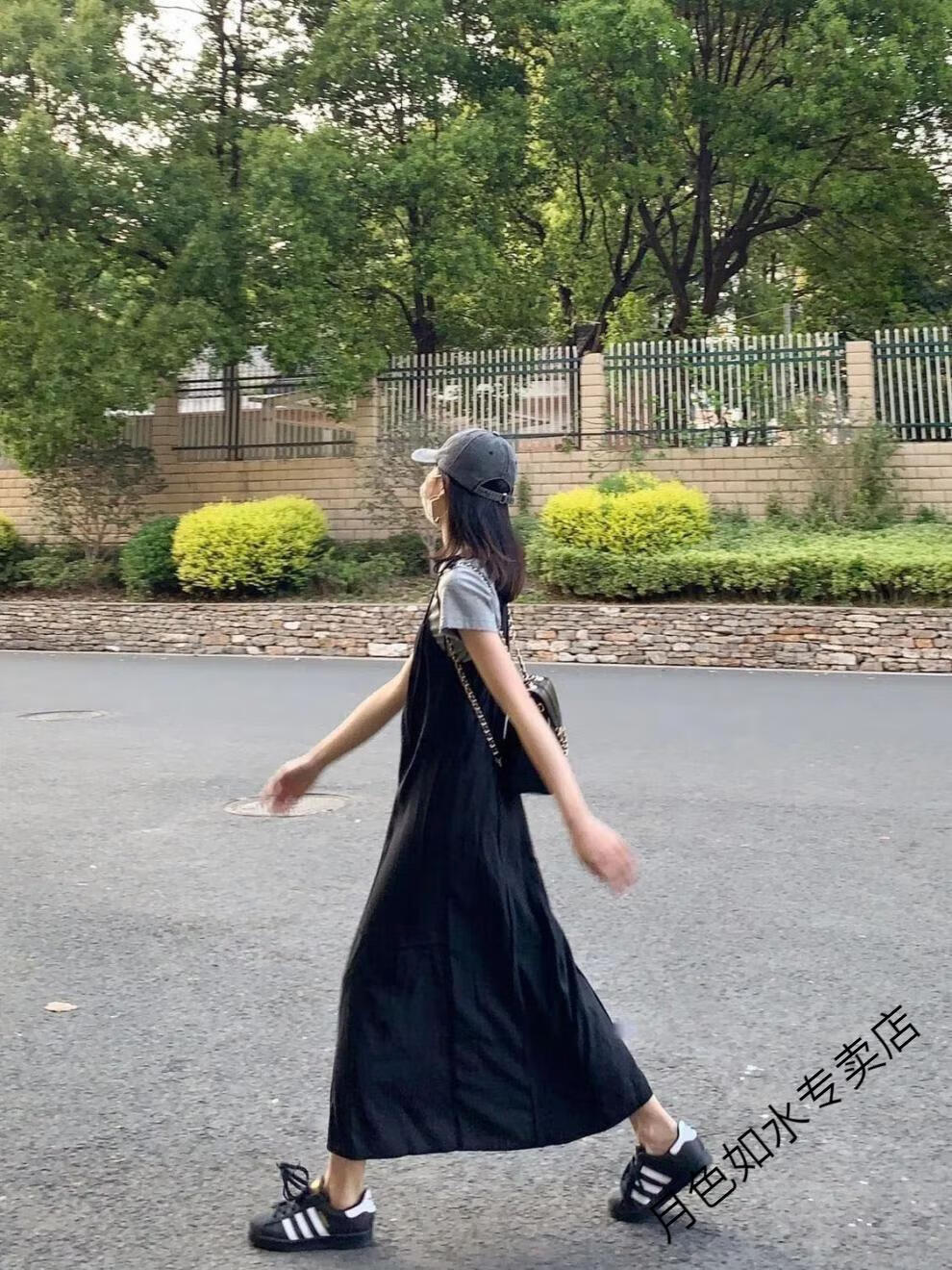 2f822d5d9a3145dd.jpg' style=