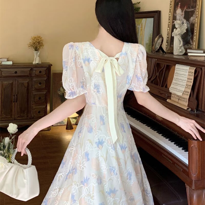 ce208684d34b6135.jpg' style=