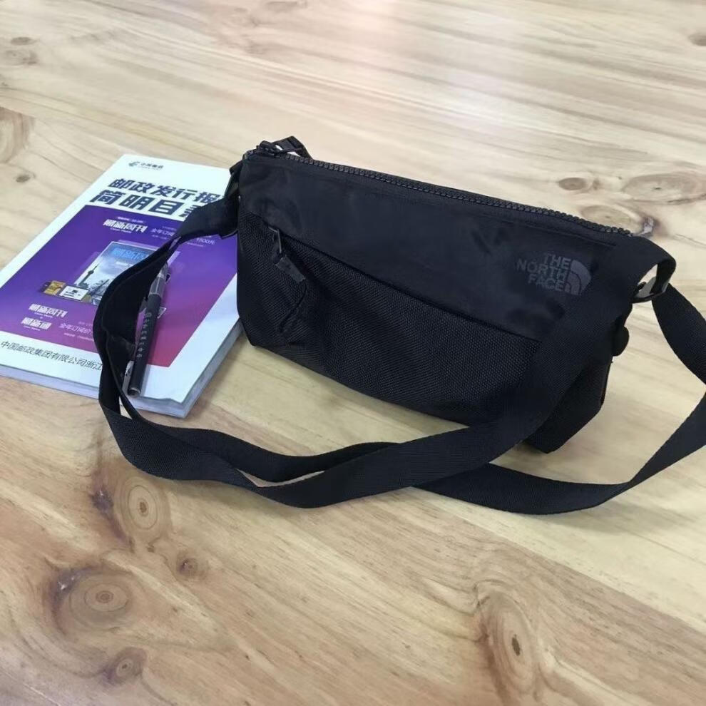 78b7d7e603f218a1.jpg' style=