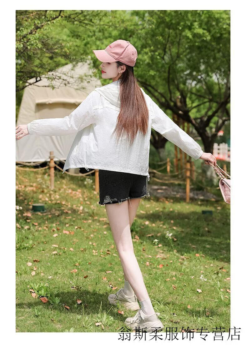5844e3868e64ee00.jpg' style=