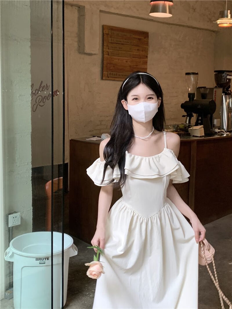 5fb2b47cfda755aa.jpg' style=