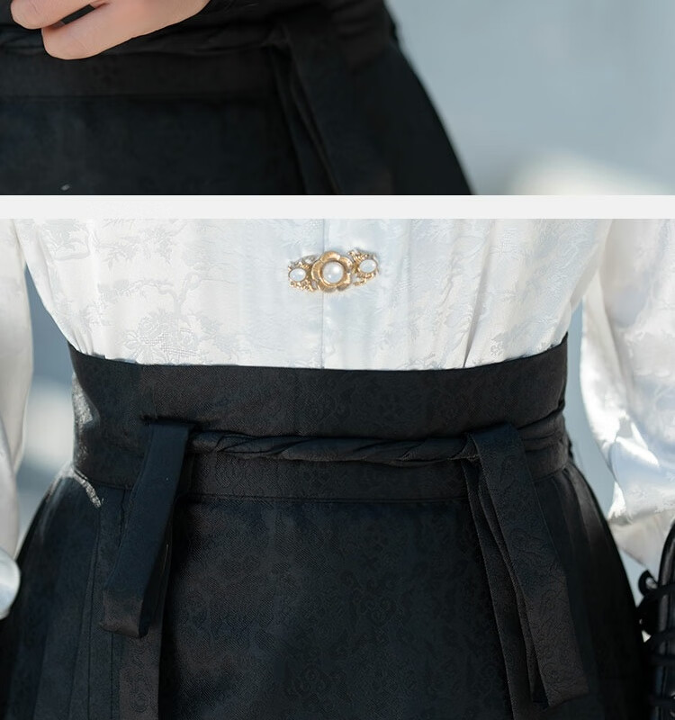 486080cb96546023.jpg' style=