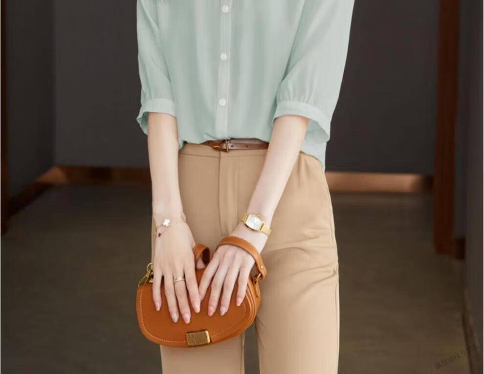 4a2538549a5a8f08.jpg' style=