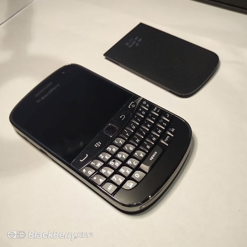 blackberry/黑莓 9900电信三网学生手机高中戒网瘾全键盘触摸屏 黑色