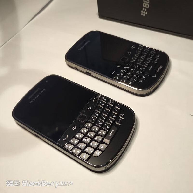 blackberry/黑莓 9900电信三网学生手机高中戒网瘾全键盘触摸屏 黑色