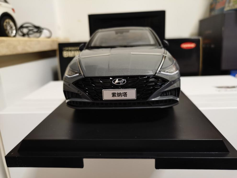 原厂北京现代第十代索纳塔车模1:18全新合金汽车模型 浅灰色【图片