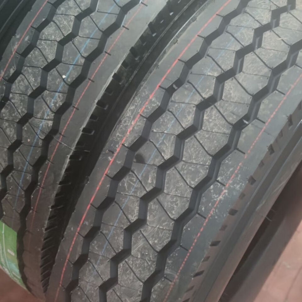 玲珑高端货车真空胎11r22.5 lal800长途耐磨三道沟花纹 11r22.