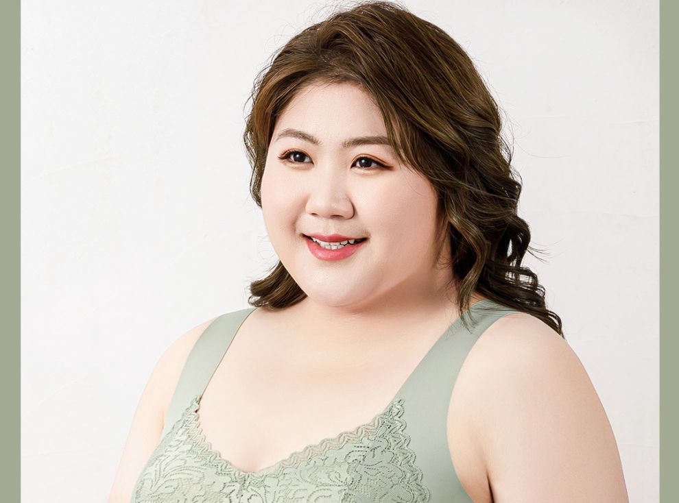 超大码文胸中老年大码睡眠内衣大胸显小无钢圈罩杯文胸一体无痕背心式