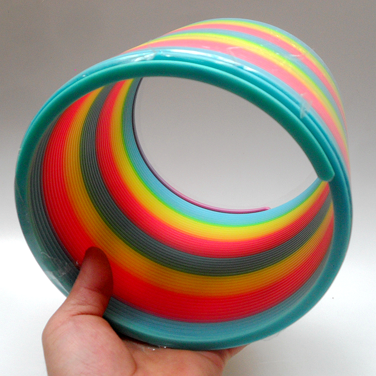 彩虹圈魔术圈 彩虹圈玩具抖音同款 大号 塑料弹簧圈夜光环魔力怀旧