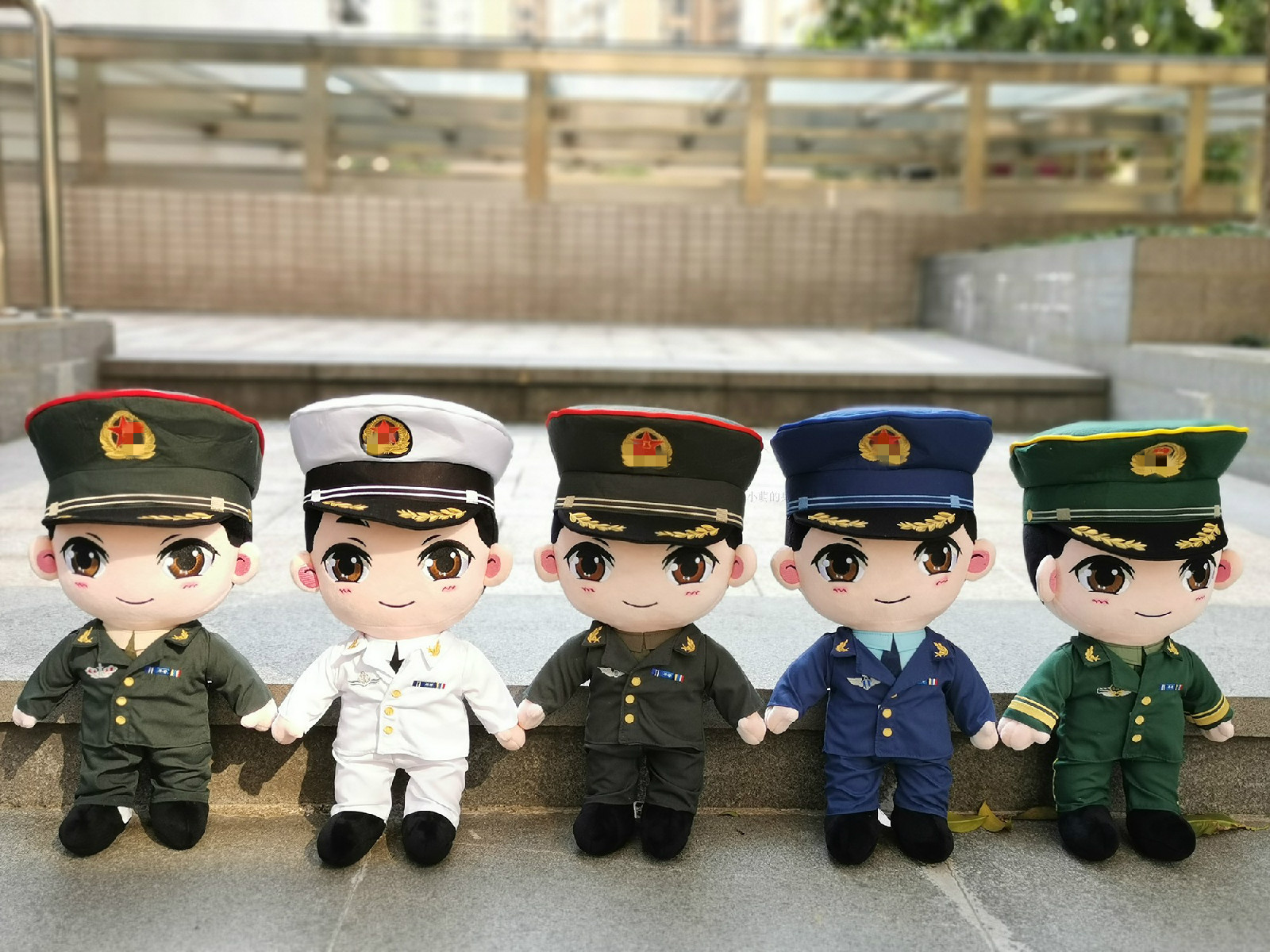 娃娃军人玩偶送兵哥哥礼物送女友兵小萌曾小萌娃娃军恋礼物 wj() 现货