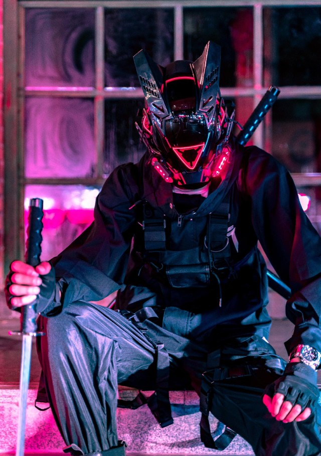 赛博朋克面具红灯线下巴灯模板配置款机械飞升面盔犄角四机翼圆灯挂坠