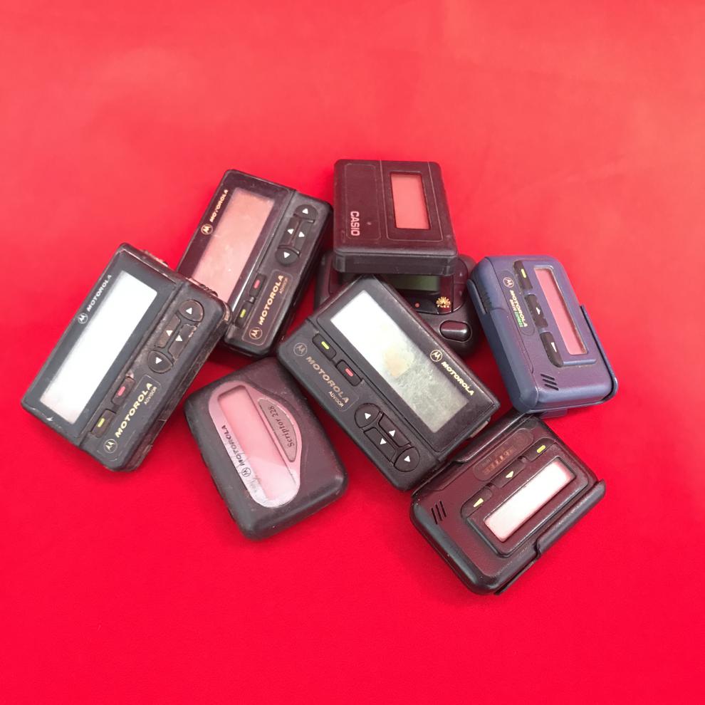 怀旧bb机 民俗怀旧bb机寻呼机传呼call机老式旧货杂项收藏道具摆件 不