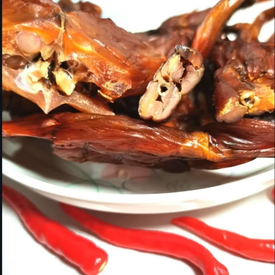 晨臻 湖南特产腊牛蛙散装干牛蛙农家腊味新鲜风干美味腊肉 250克腊