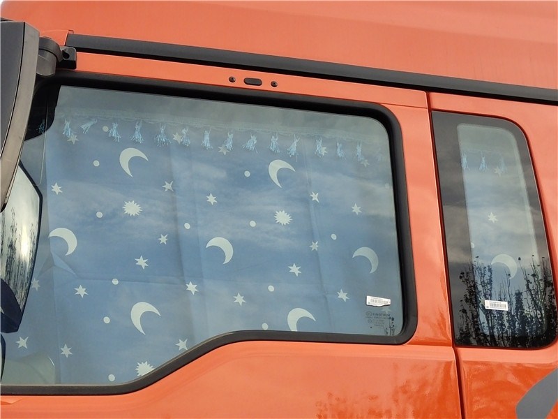 适用于乘龙h5货车用品大全四季窗帘遮阳帘加厚驾驶室卧铺布帘隔热 汕