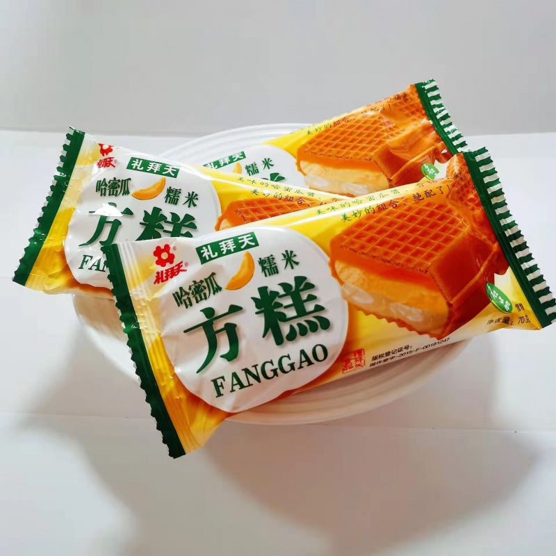 礼拜天大东北红豆哈密瓜草莓糯米方糕威化夹心雪糕冰激凌冷饮整箱春田