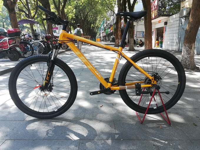 2022款ucc运动山地车运动自行车品牌骑行山地车赛车新款24速入门级