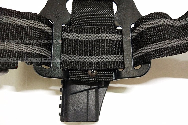 92g快拔枪套弹夹套军训练配件92改腰腿两用快拔套旋转挂胸战术背心