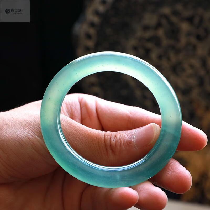 危地马拉翡翠天青冻木那高冰晴水岫玉底蓝水危料海宝蓝圆条手镯 附